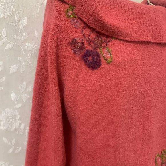 Vintage 2002 Susan Bristol red embroidered sweater long sleeve size M - Picture 13 of 13